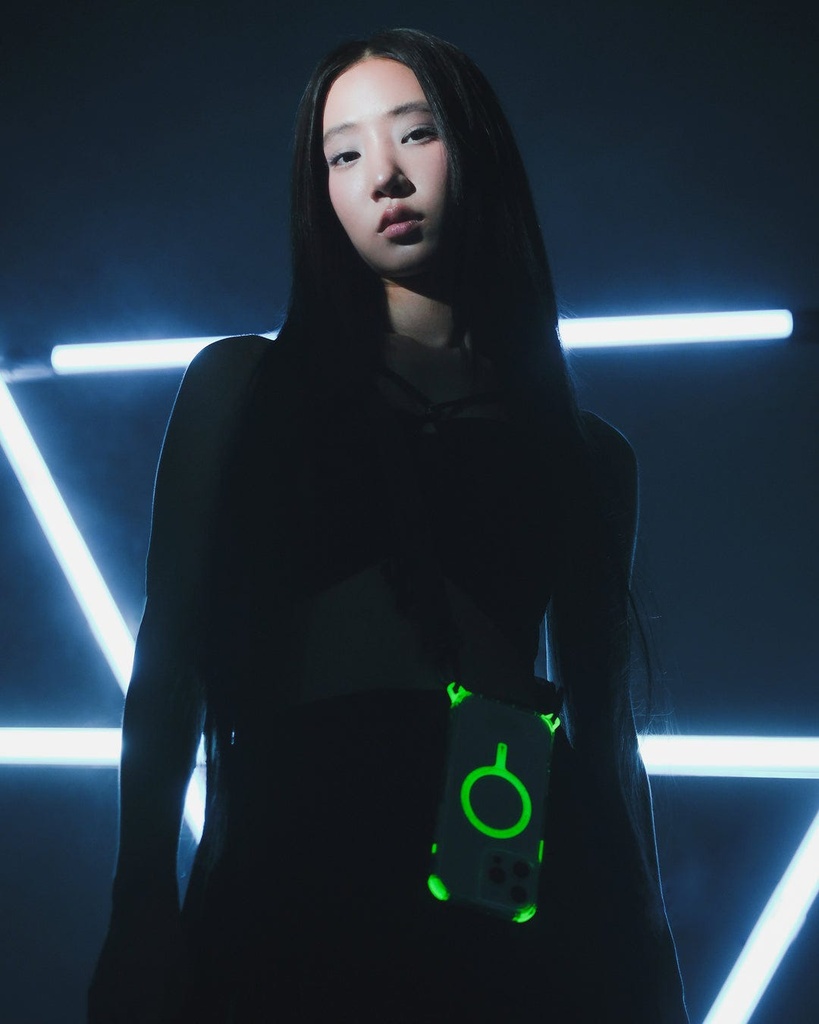 SKINARMA IPHONE 6.1" (2024) SAIDO MAG-CHARGE (NITEGLOW EDITION) LIME GREEN