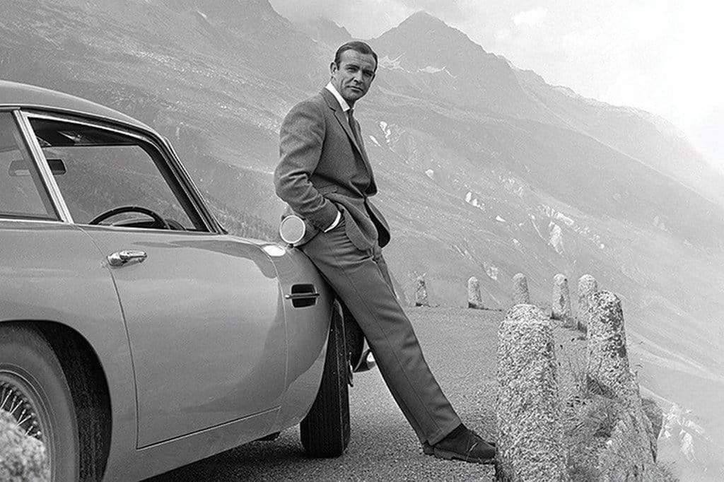 JAMES BOND CONNERY & ASTON MARTIN - (MAXI POSTER)