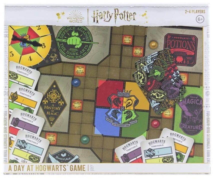 HARRY POTTER - A DAY AT HOGWARTS (BOARD GAME)