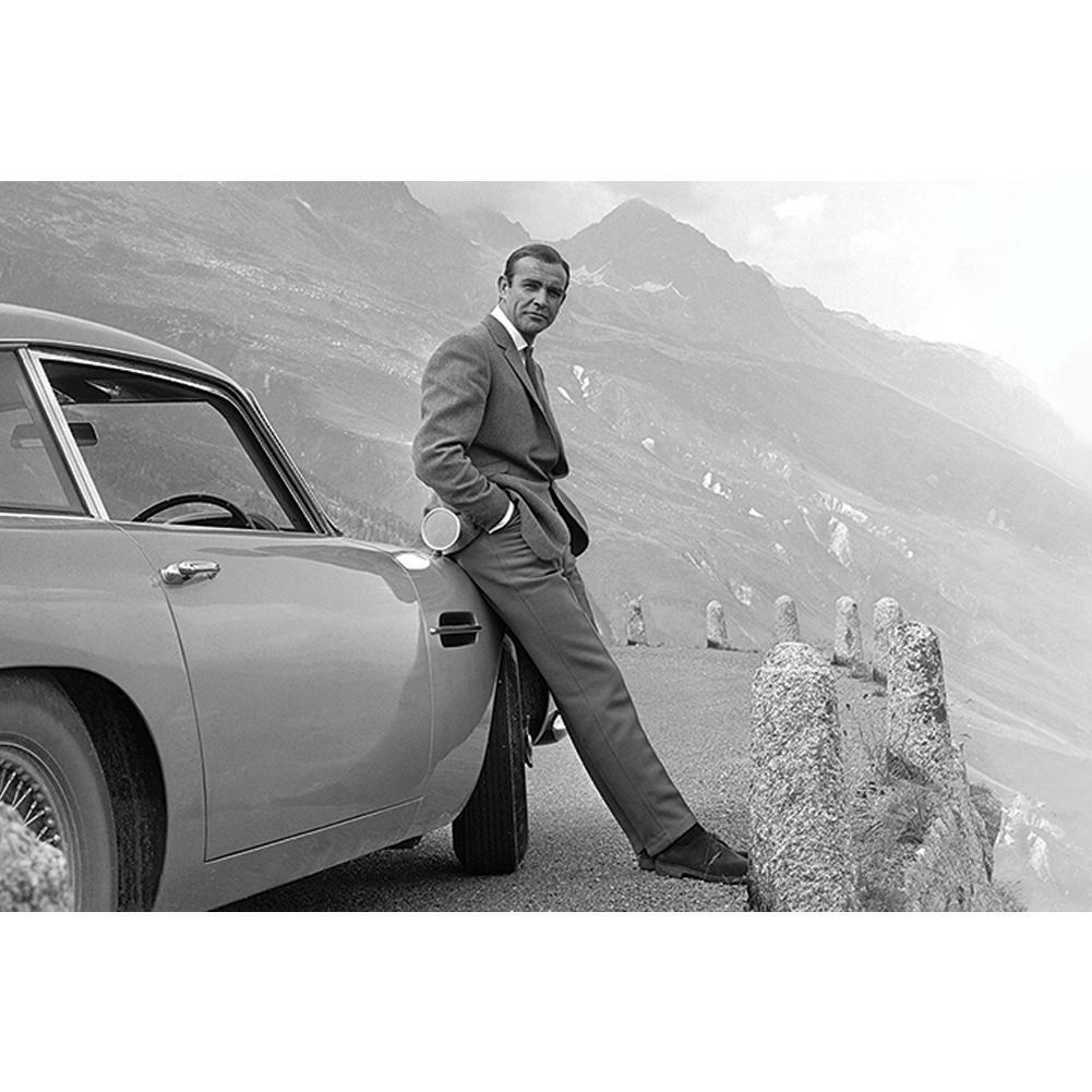 JAMES BOND CONNERY & ASTON MARTIN - (MAXI POSTER)