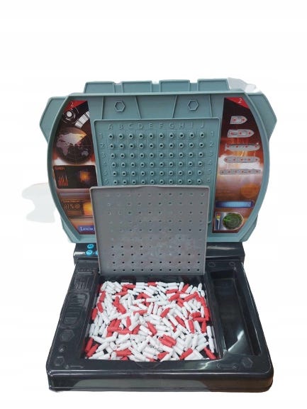 ELECTRONIC TALKING SEA BATTLE GAME W/LIGHTS 1/2 PLAYERS