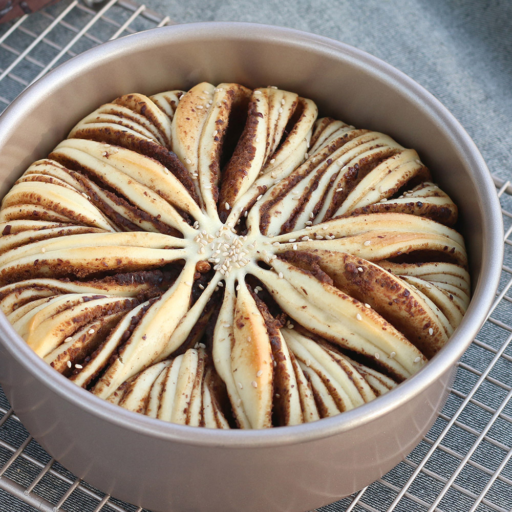 Round Cake Pan W/ Loose Bottom 8In.