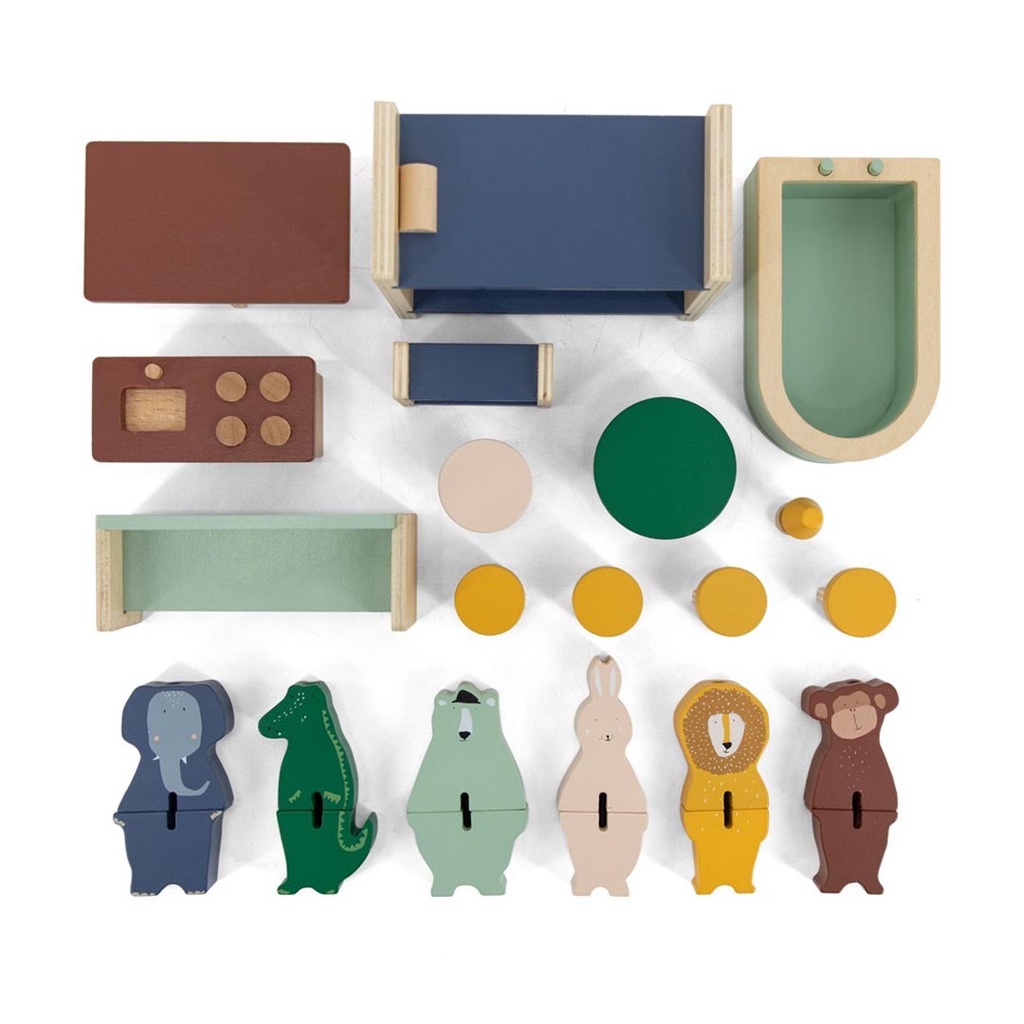 Wooden play house with accessories