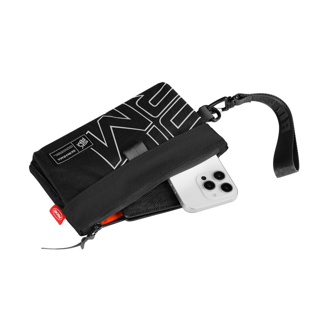 Skinarma Clutch Jager Black