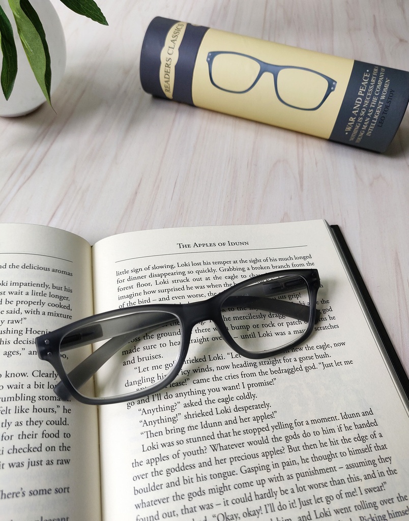Reading Glasses In Tube - War & Peace - Asstd