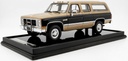 GMC Suburban 1986 Beige-Black 1:18 - with acrylic 