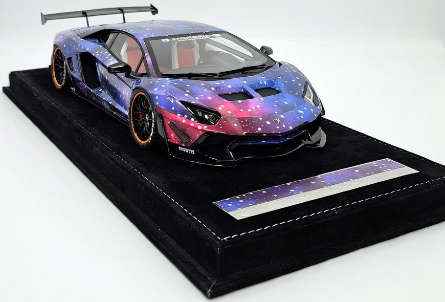 Lamborghini Aventador 1:18 Violet